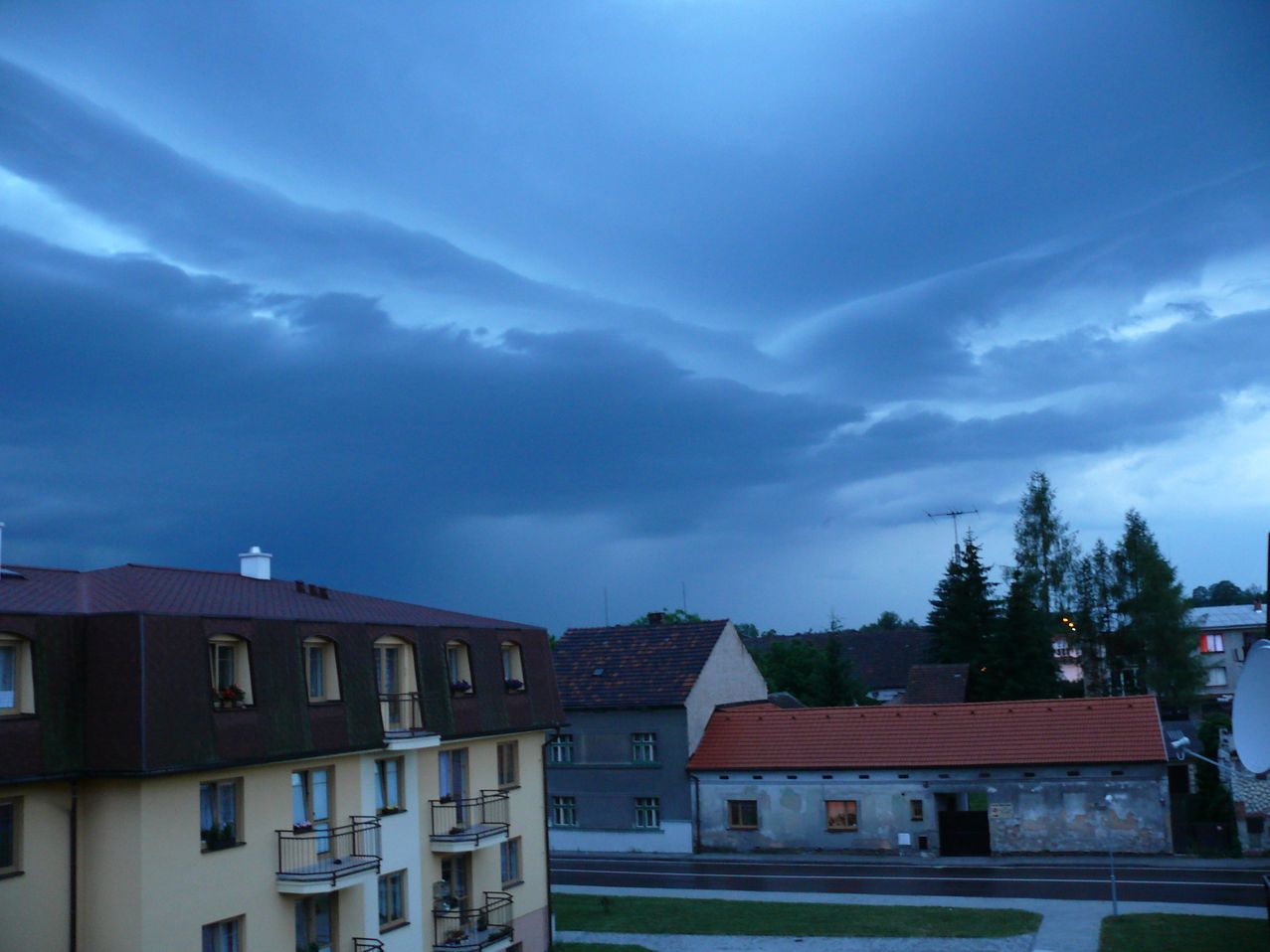 bourka_nad_sidlistem_2007-06-15_3